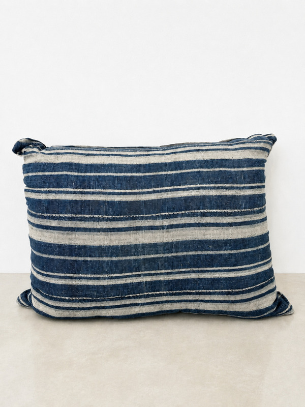 Cushion West African textile / Coussin tissu Afrique de l’Ouest 