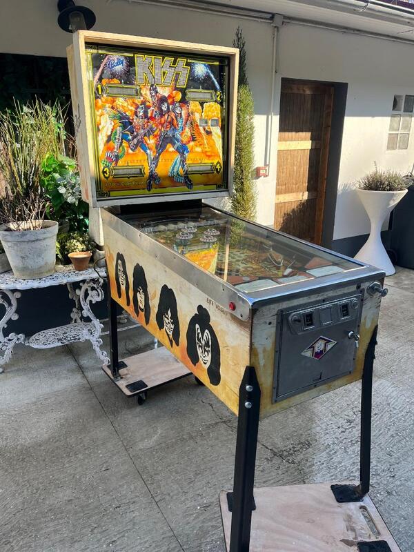 Flipper Kiss 1978 Kevin Connor